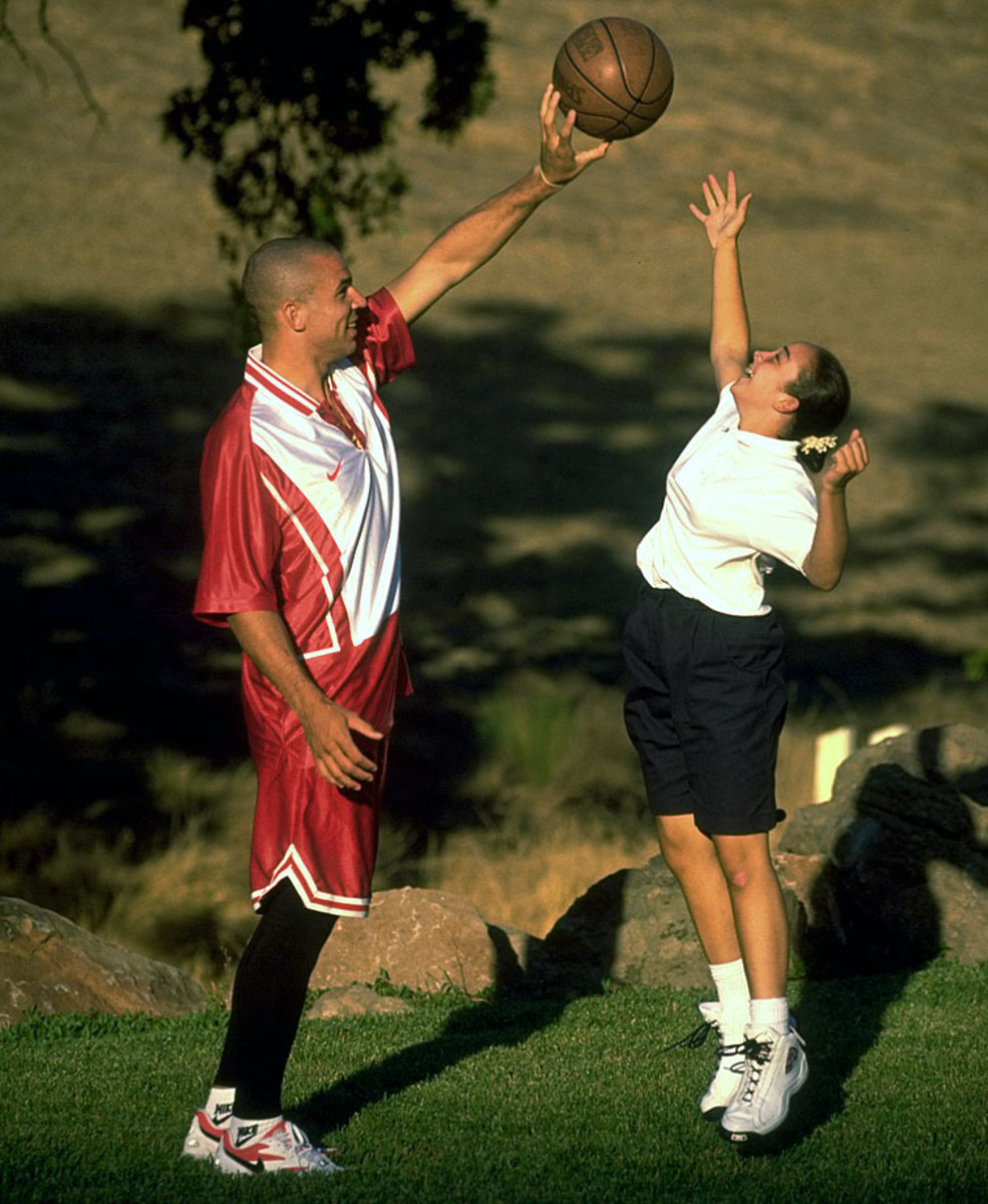 1996-jason-kidd-sister-kim-05550901.jpg